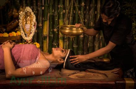 Shirodhara Treatment: The Ultimate Stress Relief Therapy in 2026